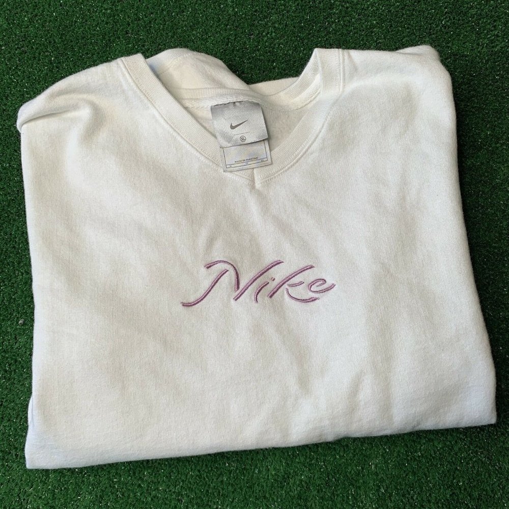 Vintage Women’s Nike Sweatshirt Size XL White